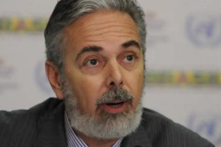 
	O ministro de Rela&ccedil;&otilde;es Exteriores do Brasil, Antonio Patriota: ele afirmou que o Mercosul est&aacute; buscando a forma &quot;mais adequada e r&aacute;pida&quot; para a plena incorpora&ccedil;&atilde;o do pa&iacute;s no bloco
 (©AFP / Evaristo Sa)