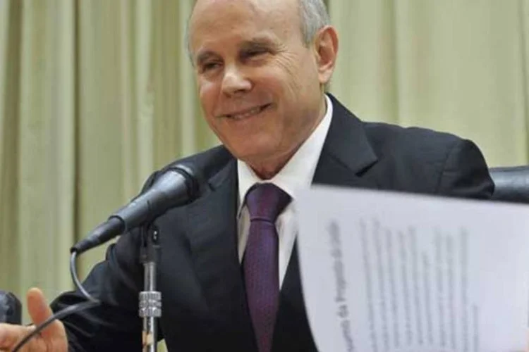 
	O ministro da Fazenda, Guido Mantega, disse que, apesar da ren&uacute;ncia fiscal do IPI, a desonera&ccedil;&atilde;o fez com que o governo arrecadasse mais outros tributos
 (Valter Campanato/ABr)