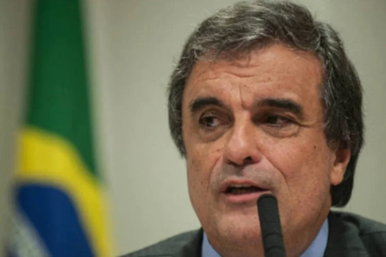 
	Ministro da Justi&ccedil;a, Jos&eacute; Eduardo Cardozo: assessoria n&atilde;o revelou quem entregou o documento ao gabinete de Cardozo
 (Marcelo Camargo/ABr)