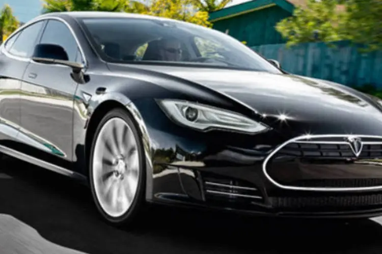 O Model S, da Tesla: vale lembrar que o preço do elétrico parte de US$ 62 mil (Divulgação)