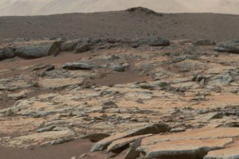 Curiosity encontra evidências de lago de água doce em Marte