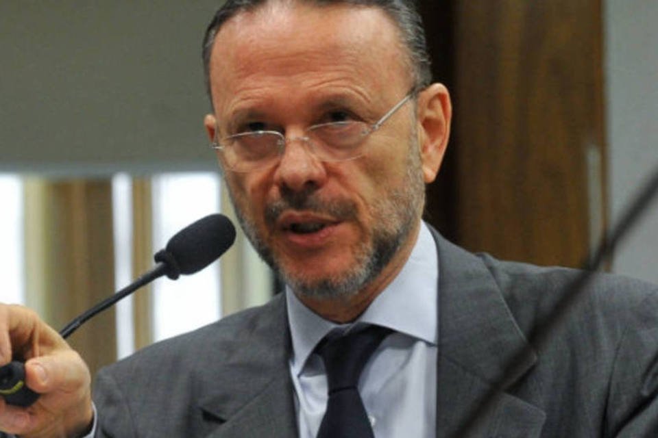 Coutinho diz que BNDES está interessado em resolver CPI