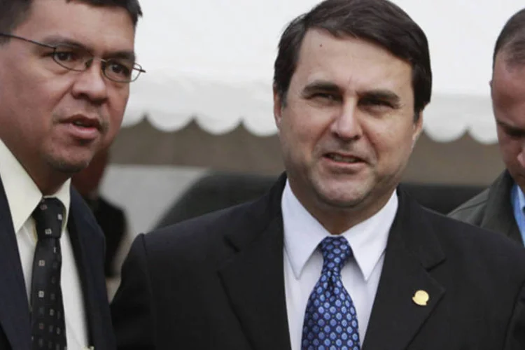 O presidente paraguaio Federico Franco (D): "Vamos fazer esforço para que o Paraguai seja respeitado como deve, como membro fundador do Mercosul", afirmou o governante (REUTERS)