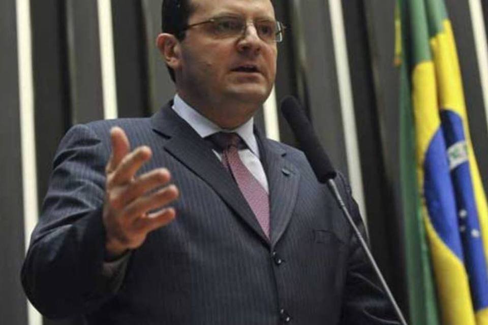 Aumento da Selic não prejudica investimentos, diz Barbosa