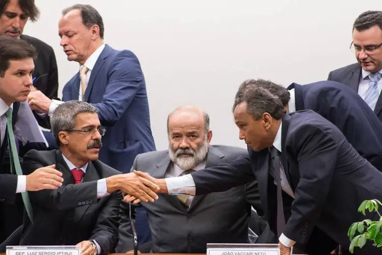 
	CPI da Petrobras: aos membros da comiss&atilde;o, o publicit&aacute;rio disse que exerceria o direito de permanecer em sil&ecirc;ncio e n&atilde;o respondeu a nenhuma pergunta
 (Marcelo Camargo/ Agência Brasil)