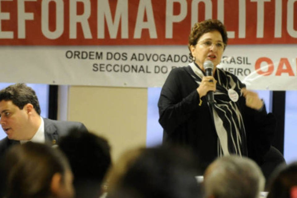 OAB cobra de Dilma apoio público à reforma política