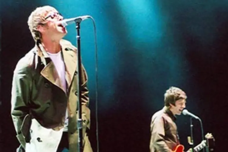 Os irmãos Liam(e) e Noel Gallagher na época dos Oasis: um é elogiado e o outro criticado (Will Fresch/Flickr via Wikimedia Commons/Flickr)