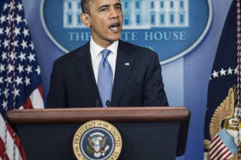 
	Tu&iacute;te falso publicado por invasores do perfil da Associated Press anunciava explos&otilde;es na Casa Branca e dizia que Obama estava ferido
 (Brendan Smialowski/AFP)