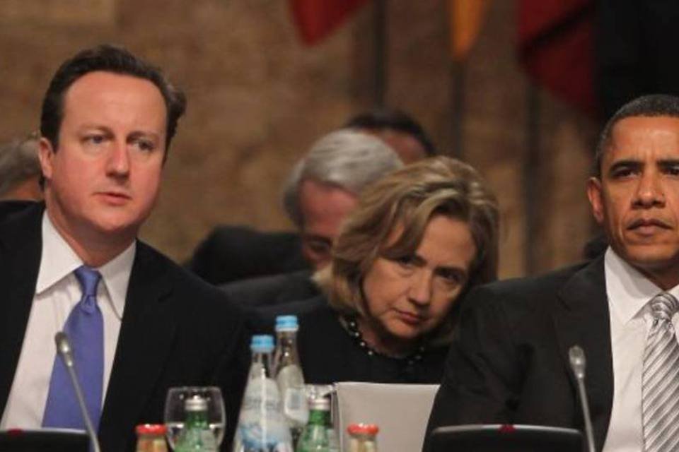 Obama e Cameron asseguram que defenderão democracia no mundo árabe