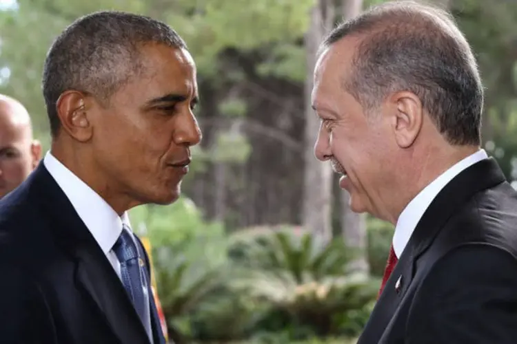 
	Obama e Erdogan: &quot;os que tentam nos dar li&ccedil;&atilde;o de democracia devem primeiro ver sua pr&oacute;pria vergonha&quot;, declarou Erdogan
 (Yasin Bulbul / AFP)