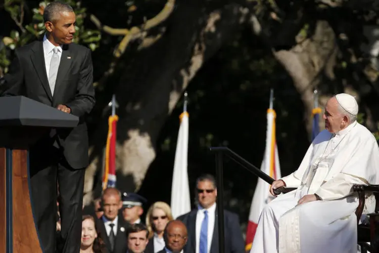 
	Obama e papa Francisco: &quot;O porte e o esp&iacute;rito do encontro de hoje &eacute; apenas um pequeno reflexo da profunda devo&ccedil;&atilde;o dos 70 milh&otilde;es de cat&oacute;licos americanos&quot;
 (Reuters / Jonathan Ernst)
