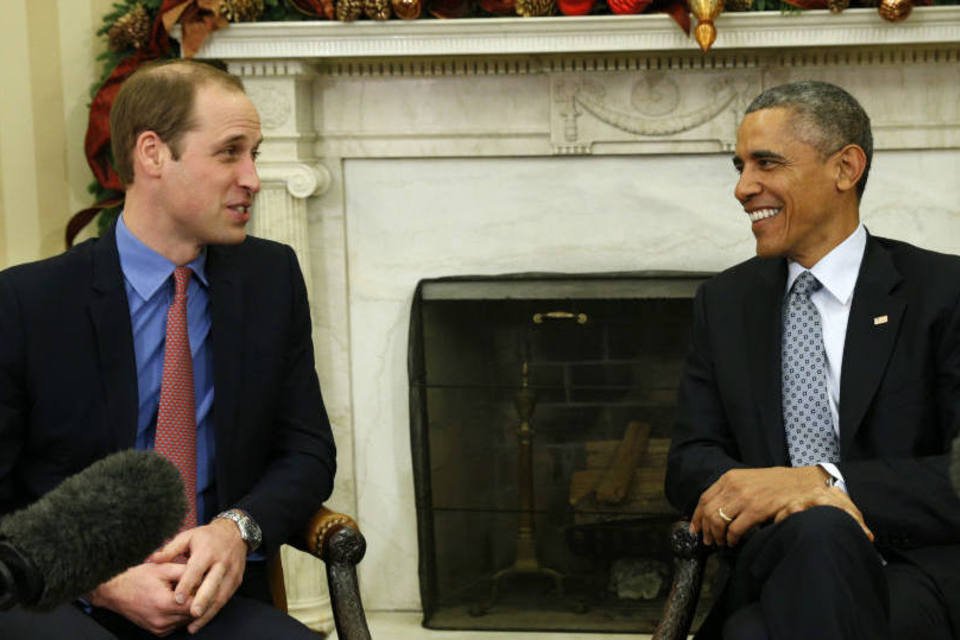 Obama e príncipe William conversam na Casa Branca