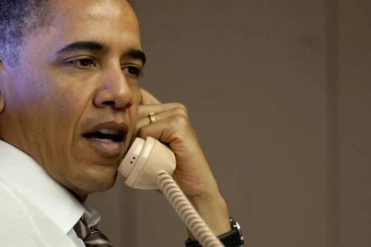 Obama manifestou satisfação com Sarkozy sobre a redução das forças de Kadafi na Líbia (The White House)