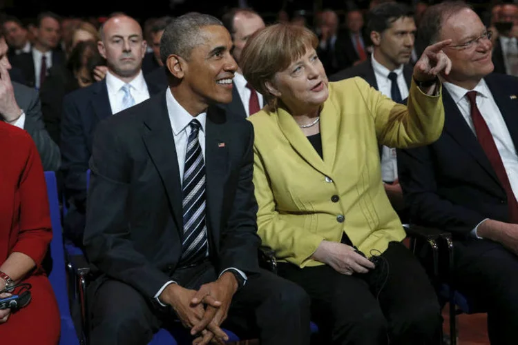 
	Obama e Merkel: para presidente americano, a chanceler mostrou uma &quot;preocupa&ccedil;&atilde;o&quot;, n&atilde;o s&oacute; &quot;humanit&aacute;ria&quot;, mas tamb&eacute;m &quot;pr&aacute;tica&quot; no assunto dos refugiados
 (Kevin Lamarque/Reuters)