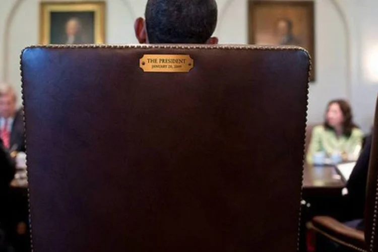 Obama respondeu a provocação de Clint Eastwood com uma foto e uma mensagem no Twitter: "a cadeira está ocupada" (Reprodução/Twitter)