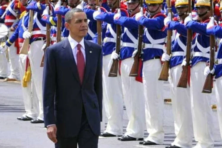 Apenas Obama subiu a rampa no Palácio do Planalto (Agência Brasil)