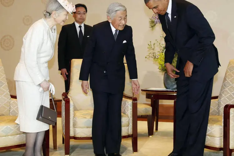 Presidente Barack Obama em cerimônia com os imperadores do Japão, Akihito e Michiko, no Palácio Imperial, em Tóquio (Larry Downing/Reuters)