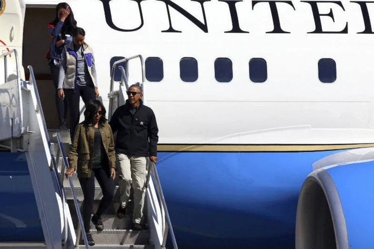 
	Barack Obama chega com sua fam&iacute;lia &agrave; Patagonia, na Argentina
 (Chiwi Giambirtone/Reuters)