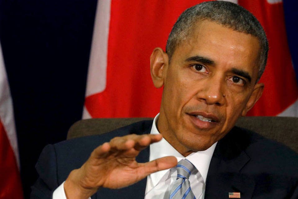 Obama condena retórica anti-muçulmana em visita a mesquita