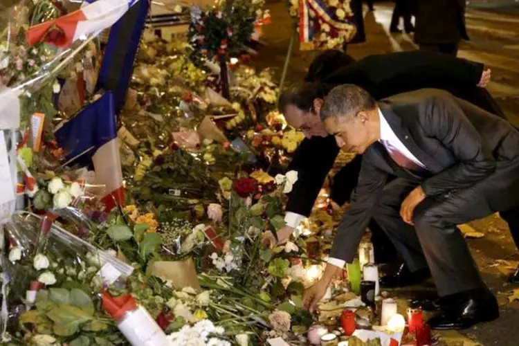 
	Presidente dos EUA, Barack Obama, e presidente da Fran&ccedil;a, Fran&ccedil;ois Hollande: Obama ficar&aacute; em Paris at&eacute; ter&ccedil;a-feira
 (Philippe Wojazer/REUTERS)