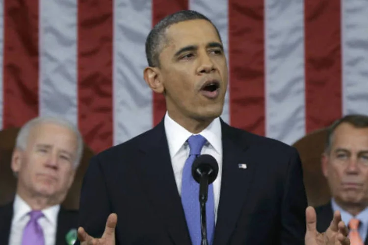 
	Barack Obama: sobre a persistente quest&atilde;o de como reduzir o d&eacute;ficit or&ccedil;ament&aacute;rio, Obama reiterou seu apoio a uma mistura de aumentos de impostos e cortes de gastos
 (REUTERS/Charles Dharapak)