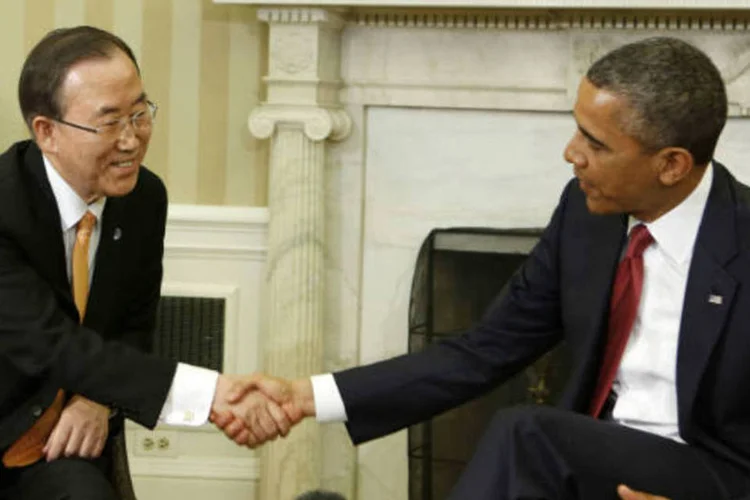 Obama: "agora é o momento para a Coreia do Norte acabar com o tipo de abordagem agressiva que tem feito e tentar temperaturas mais baixas. Ninguém quer ver um conflito na península coreana", disse durante reunião com o secretário-geral da ONU, Ban Ki-moon. (REUTERS/Larry Downing)