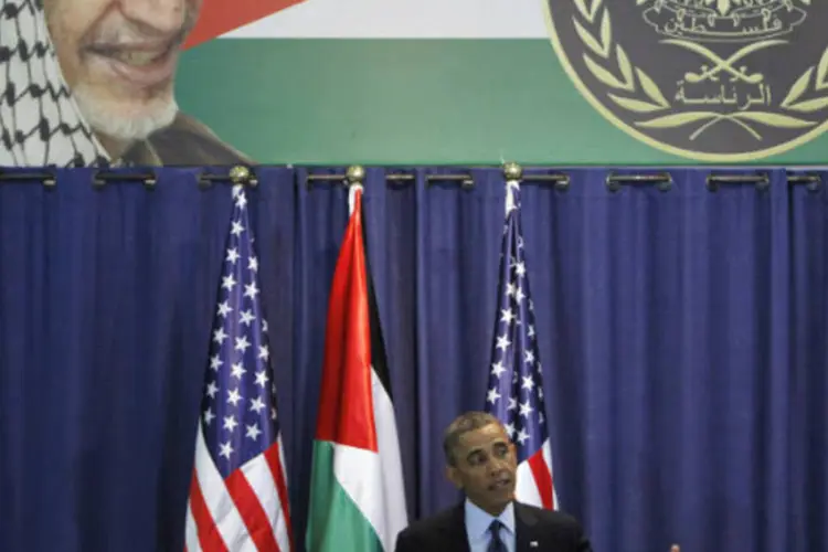 O presidente dos EUA, Barack Obama, fala durante coletiva de imprensa conjunta com o presidente palestino, Mahmoud Abbas (não retratado) (REUTERS / Ammar Awad)