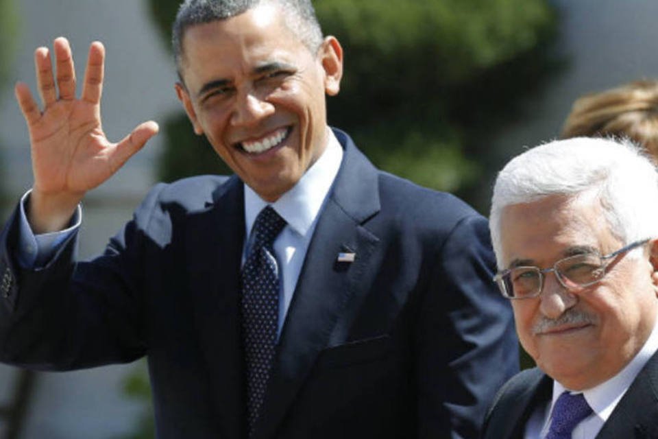 Obama chega de helicóptero em Ramala e é recebido por Abbas