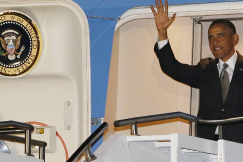 Obama chega à África em meio a preocupação com Mandela