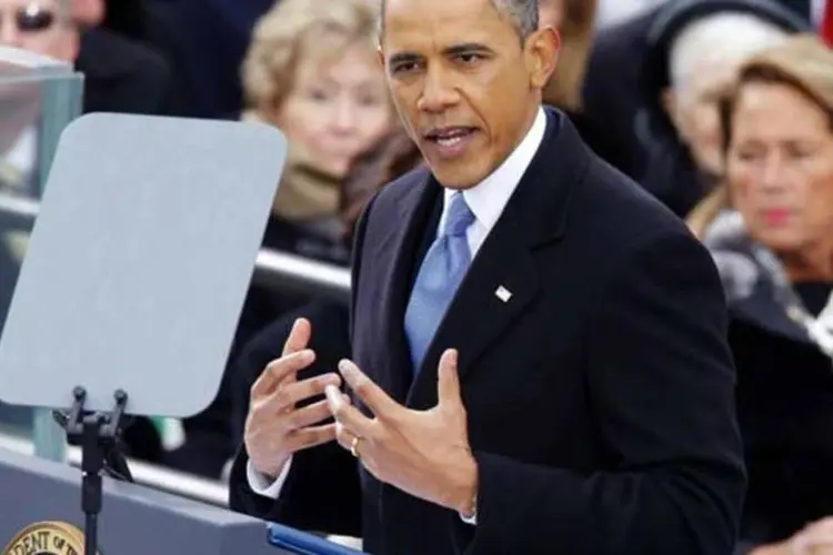 
	Barack Obama discursa durante posse em Washington: alguns objetos eram bastante originais, como os preservativos Obama:&nbsp;&quot;o melhor pacote de est&iacute;mulo&quot;
 (Jim Bourg / Reuters)