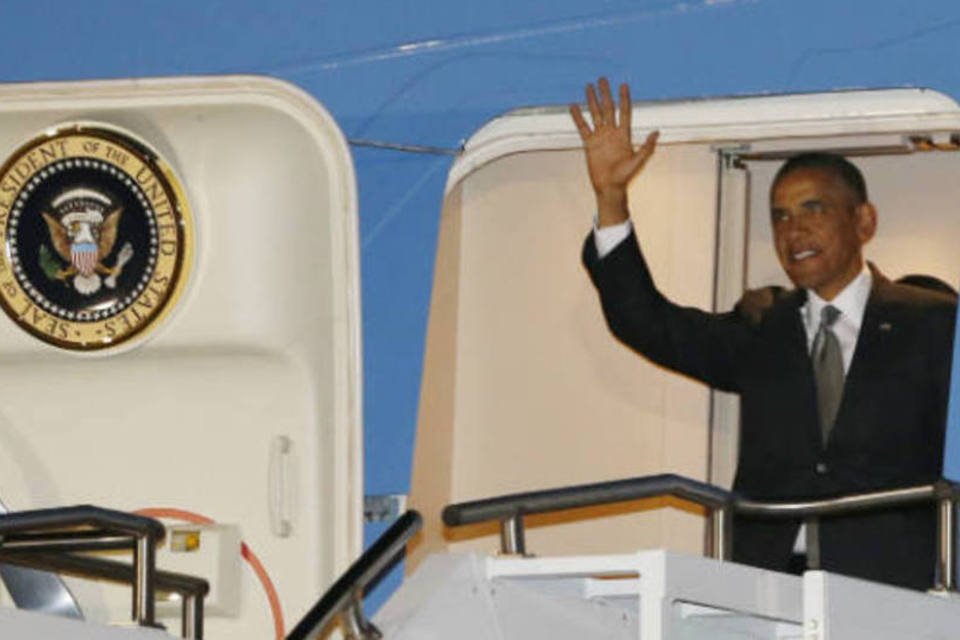 Obama chega à África do Sul enquanto Mandela "melhora"