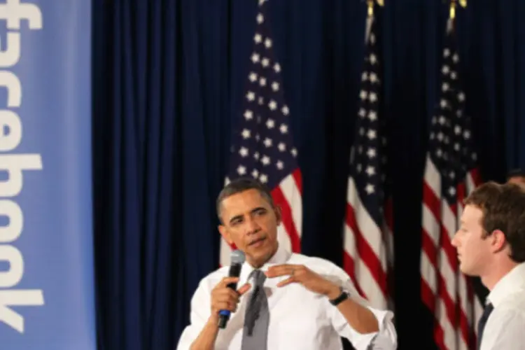 Obama e Zuckerberg na sede do Facebook (Justin Sullivan /Getty Images)