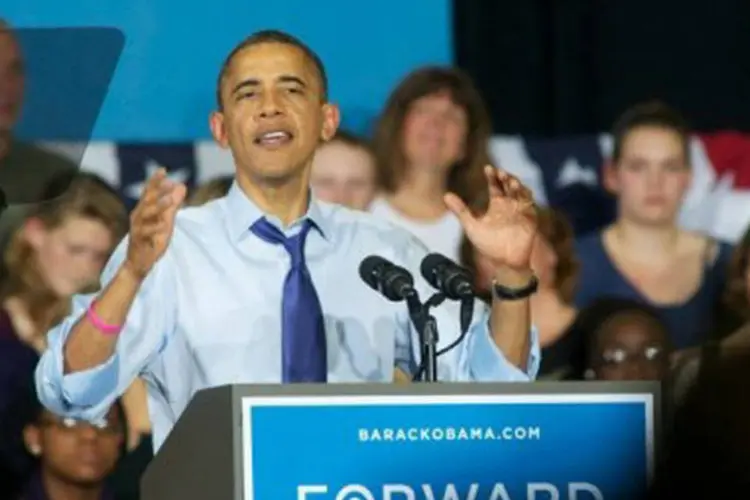 Obama discursa em Iowa: Obama acusou Romney de esconder os detalhes sobre como financiará seu plano de redução em 20% dos impostos (©AFP/Getty Images / David Greedy)