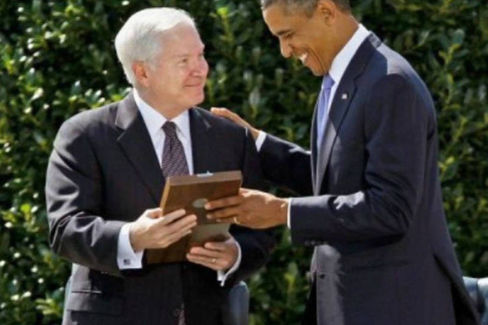 Obama homenageia Gates em sua despedida
