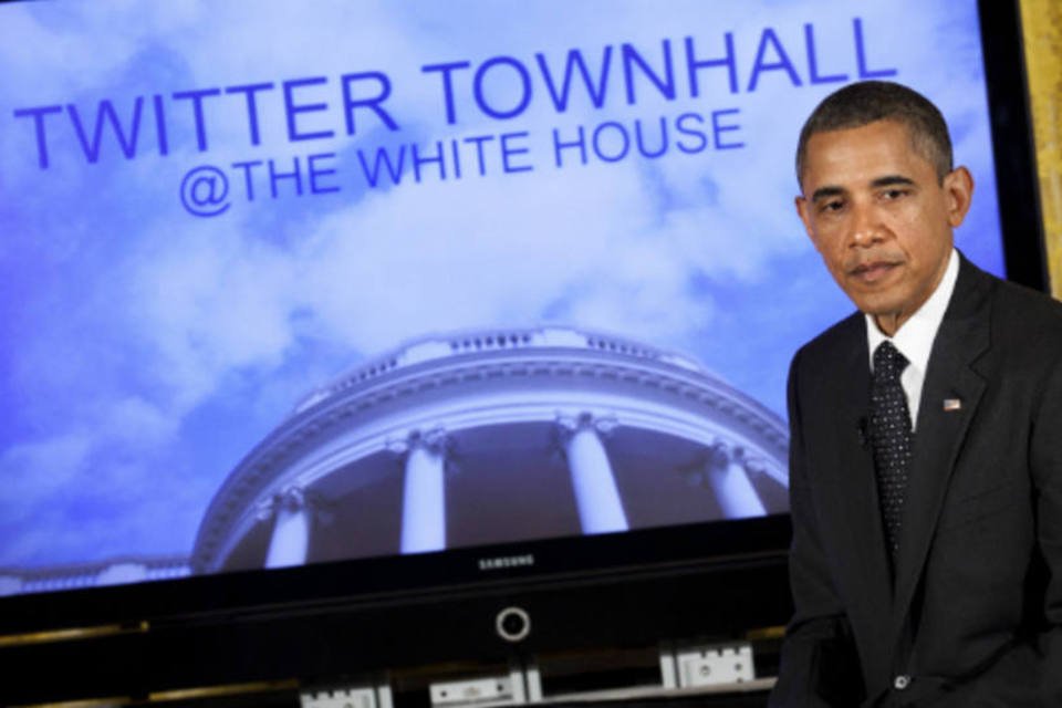 Obama usa redes sociais para responder perguntas sobre crise