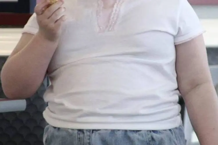 
	Crian&ccedil;a obesa: a regra&nbsp;reduz de 18 para 16 anos a idade m&iacute;nima para realizar a cirurgia bari&aacute;trica, em casos em que h&aacute; risco ao paciente
 (Robert Lawton/Wikimedia Commons)