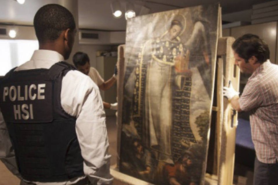 EUA devolvem ao Peru obras de arte roubadas de igreja