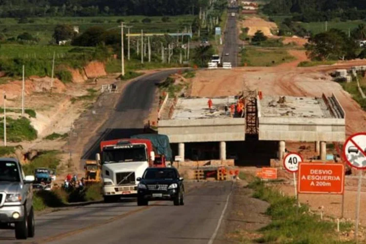 Obras da BR-101, nas quais a PF descobriu superfaturamento e desvio de verbas (Manoel Marques/VEJA)