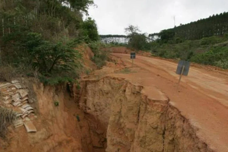 Obras na BR-342, no ES: governo quer reduzir custos em 12% e tempo de viagem em 15% (Oscar Cabral/VEJA)