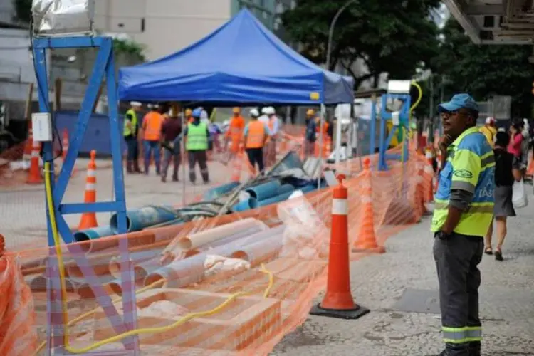 
	Obras: Defesa Civil diz que n&atilde;o h&aacute; riscos nas estruturas dos pr&eacute;dios da rua onde cal&ccedil;ada cedeu
 (Tomaz Silva/Agência Brasil)