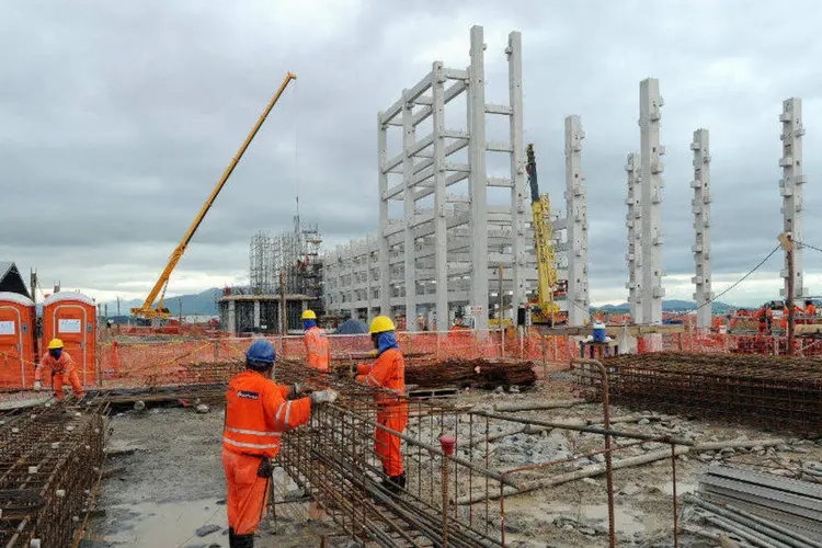 
	Canteiro de obras da Refinaria do COMPERJ, Rio de Janeiro
 (Agência Petrobras)