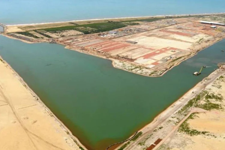 
	Obras do estaleiro da OSX, em S&atilde;o Jo&atilde;o da Barra, no Rio
 (Divulgação)