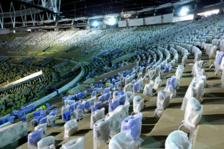 
	Cadeiras no est&aacute;dio do Maracan&atilde;: o sorteio ser&aacute; realizado, em dia a ser definido, no gin&aacute;sio do Maracan&atilde;zinho, com apoio da loteria do estado do Rio de Janeiro, a Loterj.
 (Divulgação)