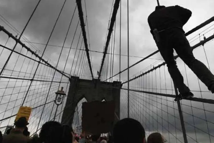 Manifestantes do movimento Occupy Wall Street durante a ocupação da ponte do Brooklin (Getty Images)