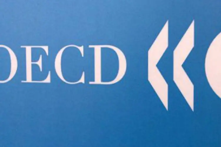 Logo da OCDE: na China, Rússia e Índia, os indicadores continuam mostrando uma desaceleração (Jean Ayissi/AFP)