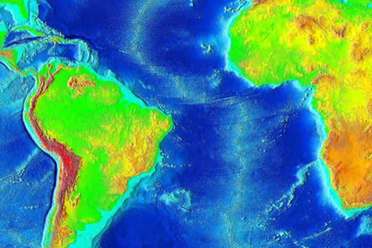Quando se observam as características físicas da circulação oceânica, percebe-se que as atividades mais intensas ocorrem próximas aos continentes (Wikimedia Commons)