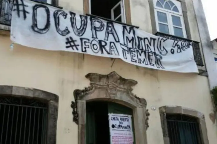 
	MinC em Salvador: &quot;Ocupamos para demonstrar insatisfa&ccedil;&atilde;o generalizada com o governo interino&quot;
 (Sayonara Moreno/Agência Brasil)