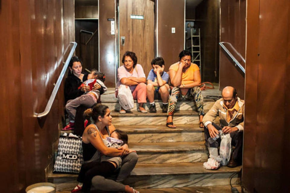 MMRC distribui famílias em prédio invadido na capital