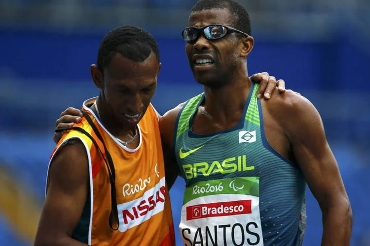 
	Odair Santos: o atleta ficou com a medalha de prata nos 5.000 metros rasos T11
 (Ricardo Moraes / Reuters)