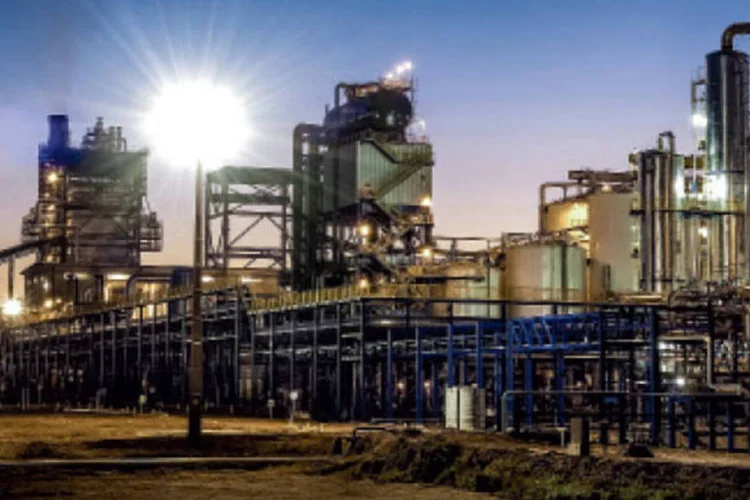 
	Usina da Odebrecht Agroindustrial: A companhia relatou uma receita bruta de R$ 2,791 bilh&otilde;es em 2014/2015, queda de 6,8% ante os R$ 2,994 bilh&otilde;es de 2013/2014
 (Eduardo Moody/Divulgação)